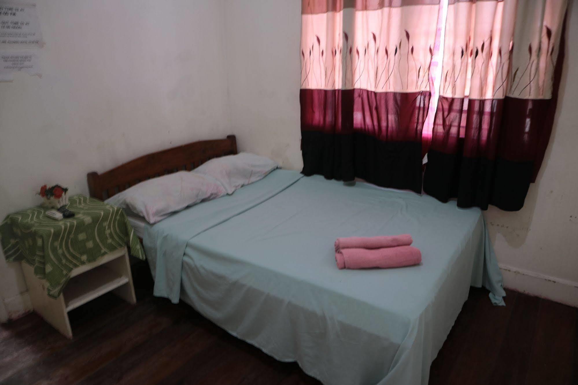 Newport Oak Pension Inn Tagbilaran Eksteriør bilde