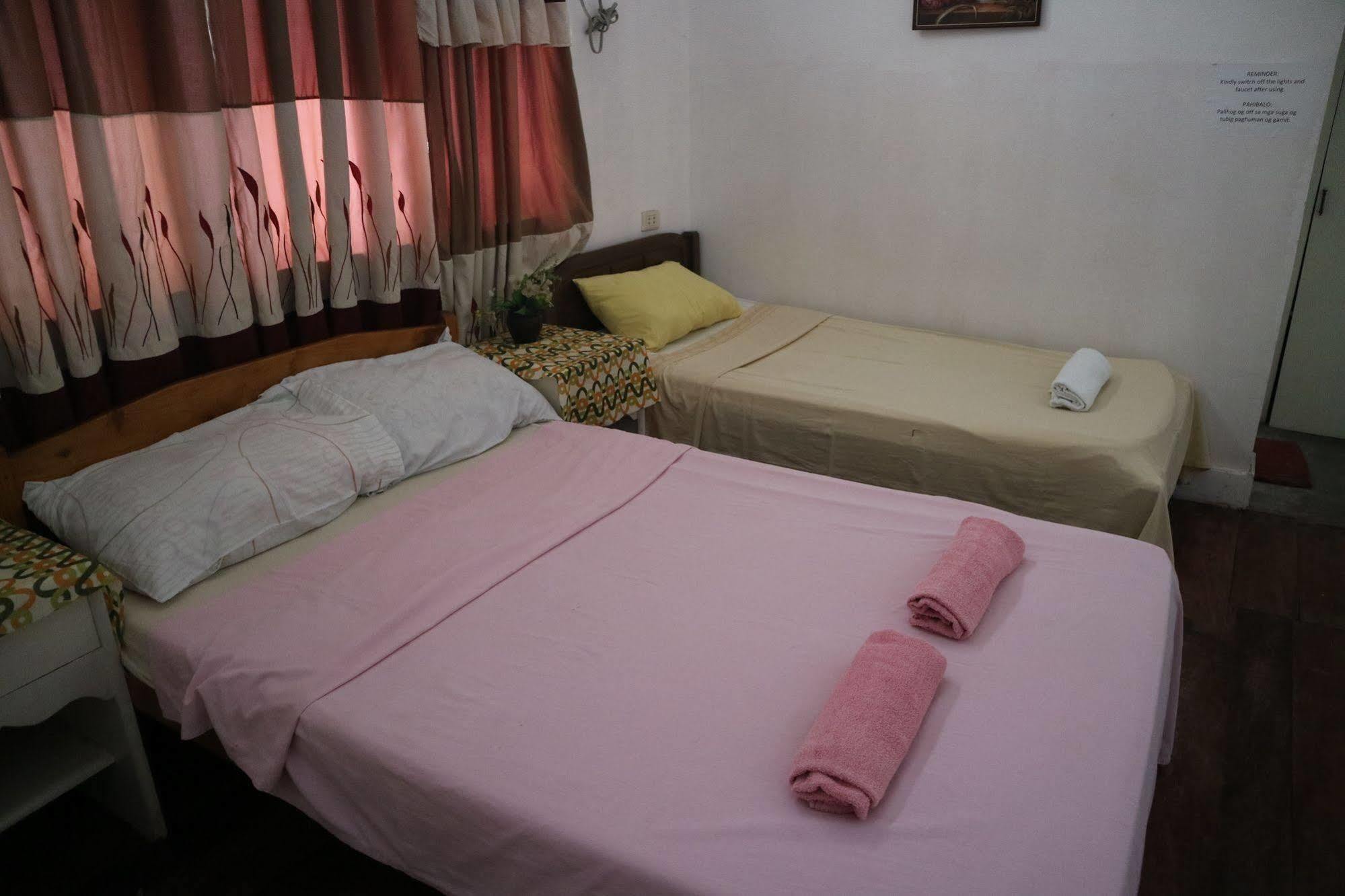 Newport Oak Pension Inn Tagbilaran Eksteriør bilde