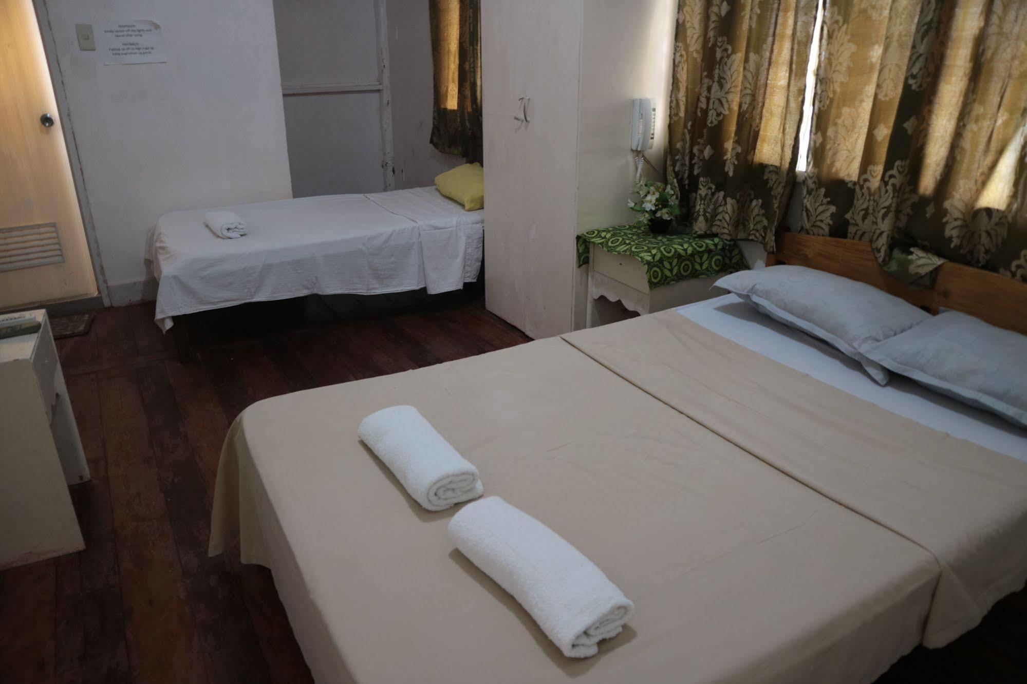 Newport Oak Pension Inn Tagbilaran Eksteriør bilde