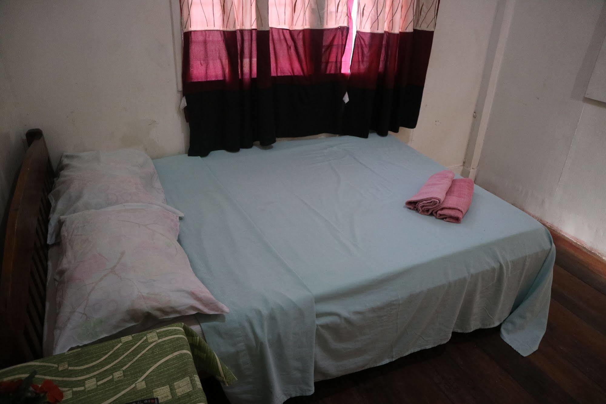 Newport Oak Pension Inn Tagbilaran Eksteriør bilde